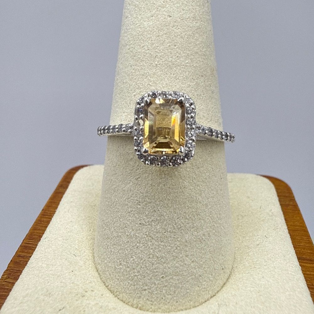 NWOT 5x3mm Emerald cut Citrine w/ loads of cz diamonds all‎ in 925 ring!